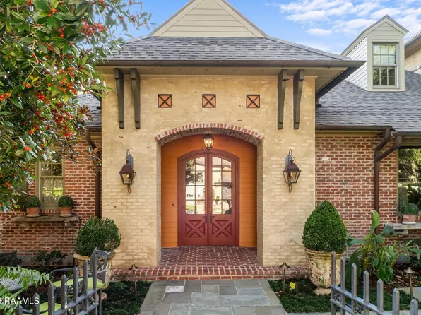 104 Ducharme Ct, Lafayette, LA 70503