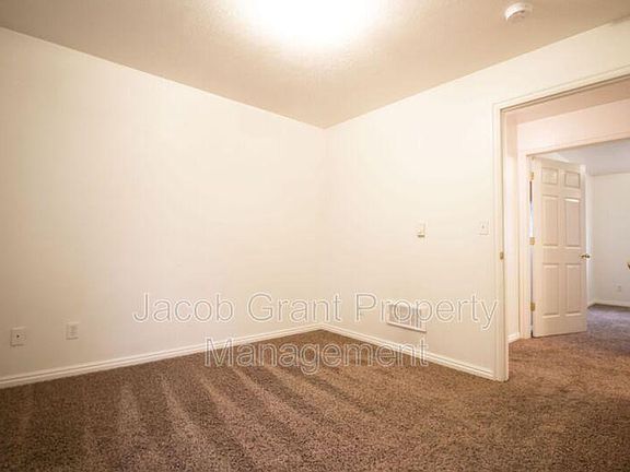 5th image of 3550 Deloy Dr APT 3