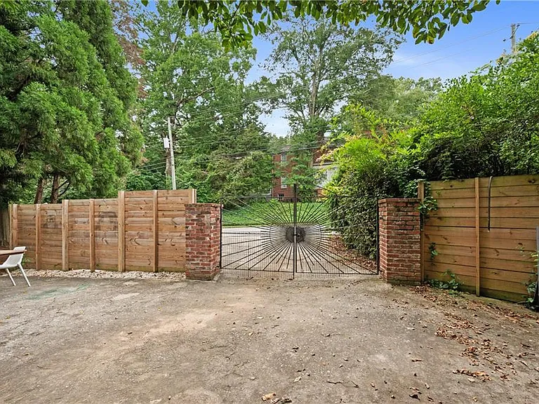1337 Briarcliff Rd NE — Photo 49
