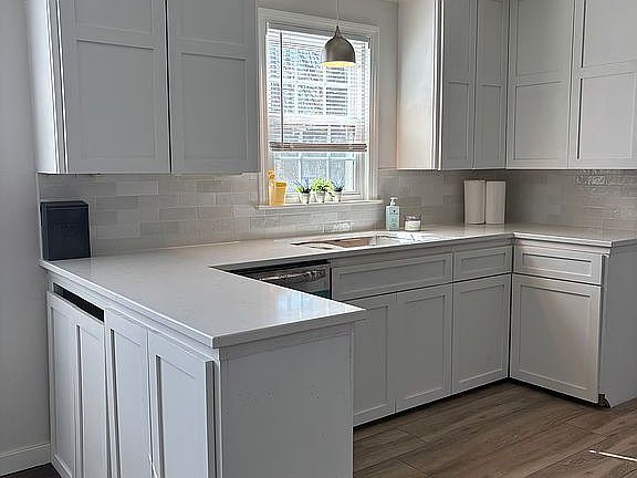 3rd image of 1456 E 52nd St S