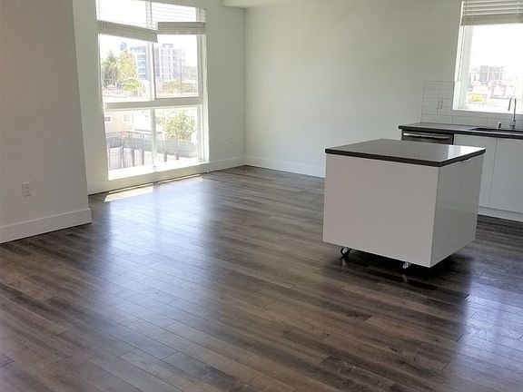 2nd image of 1215 S Bedford St #Penthouse