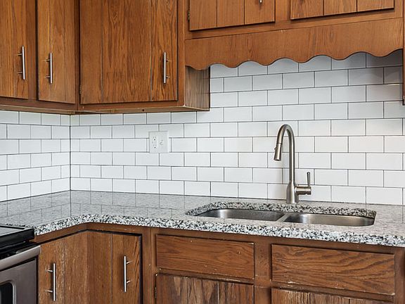 2nd image of 150 Flintridge Dr APT 7