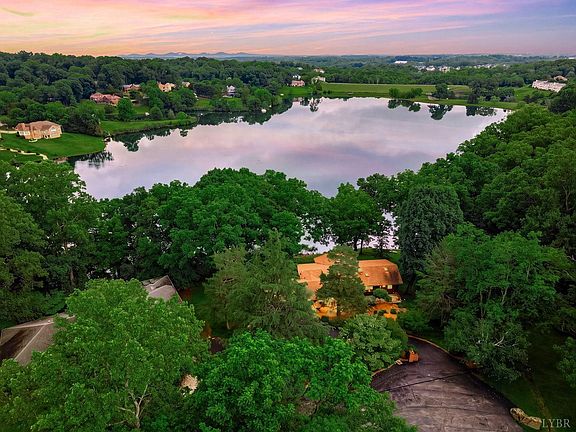 2nd image of 305 Lake Ridge Dr