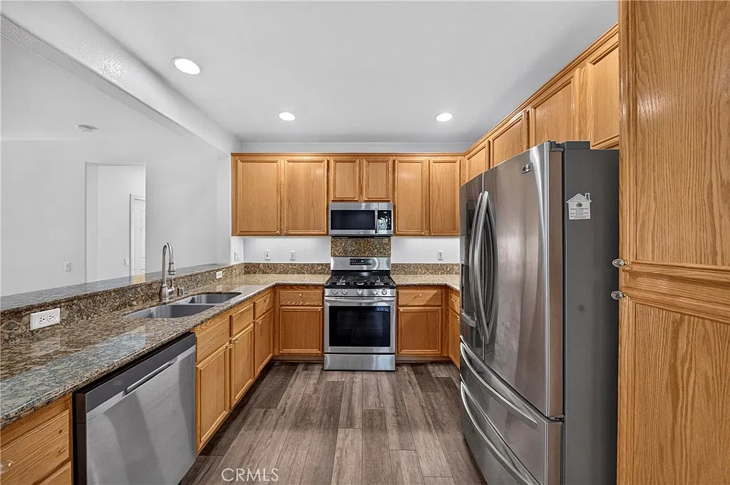 2 bed, 1177 sqft, $3,700 — Photo 4