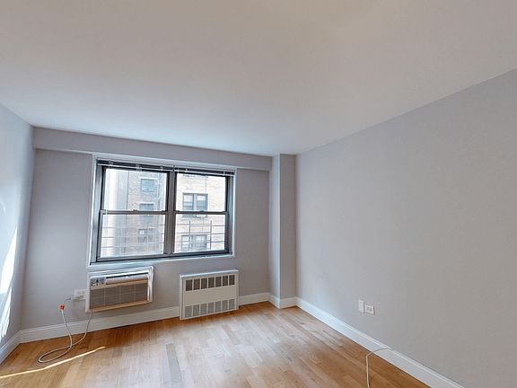 5th image of 50 W 97th St APT 3U