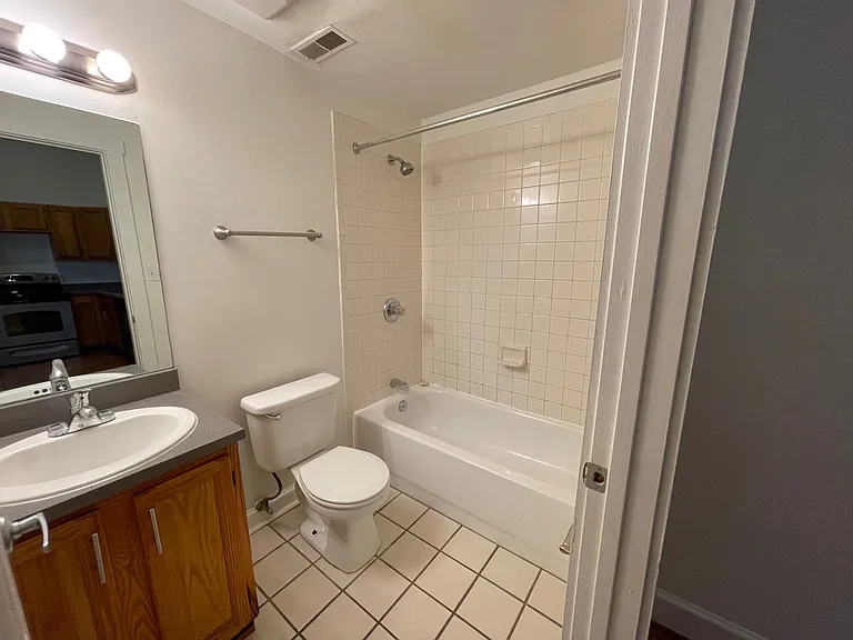 1418-20 Walnut St — Photo 11