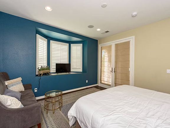 Semi-detached, king bed casita with private entrance and full bathroom.