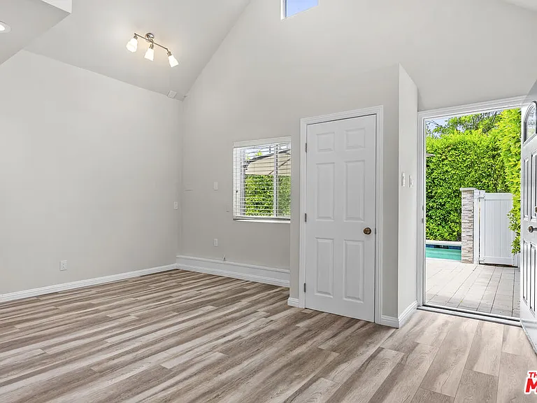 3956 Alcove Ave — Photo 27