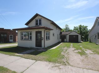 302 Riverside Ave S, Thief River Falls, MN 56701
