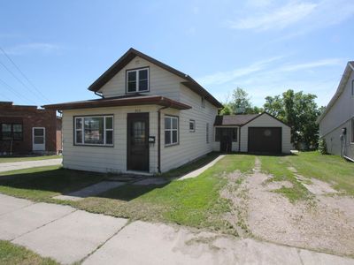 302 Riverside Ave S, Thief River Falls, MN, 56701