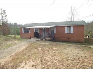 1449 Brannock Smith Dr, Hickory, NC 28602