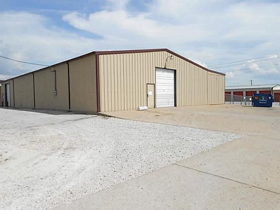 3rd image of 1508 Weatherford Hwy