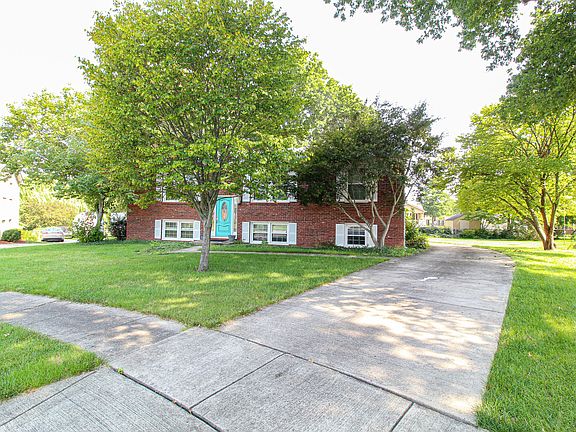 3rd image of 205 Westridge Ct