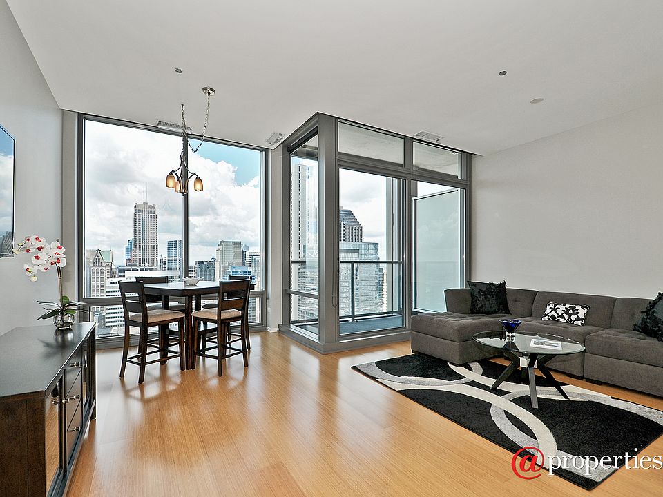 Living Room / Dining Room
