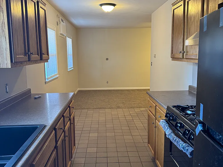 2114 W Magnolia Blvd #C — Photo 5