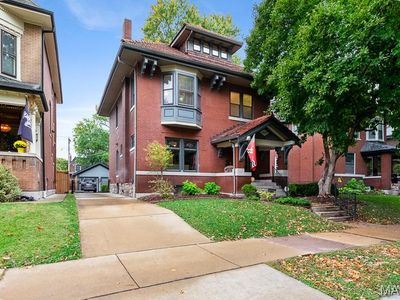 4022 Flora Pl, Saint Louis, MO, 63110