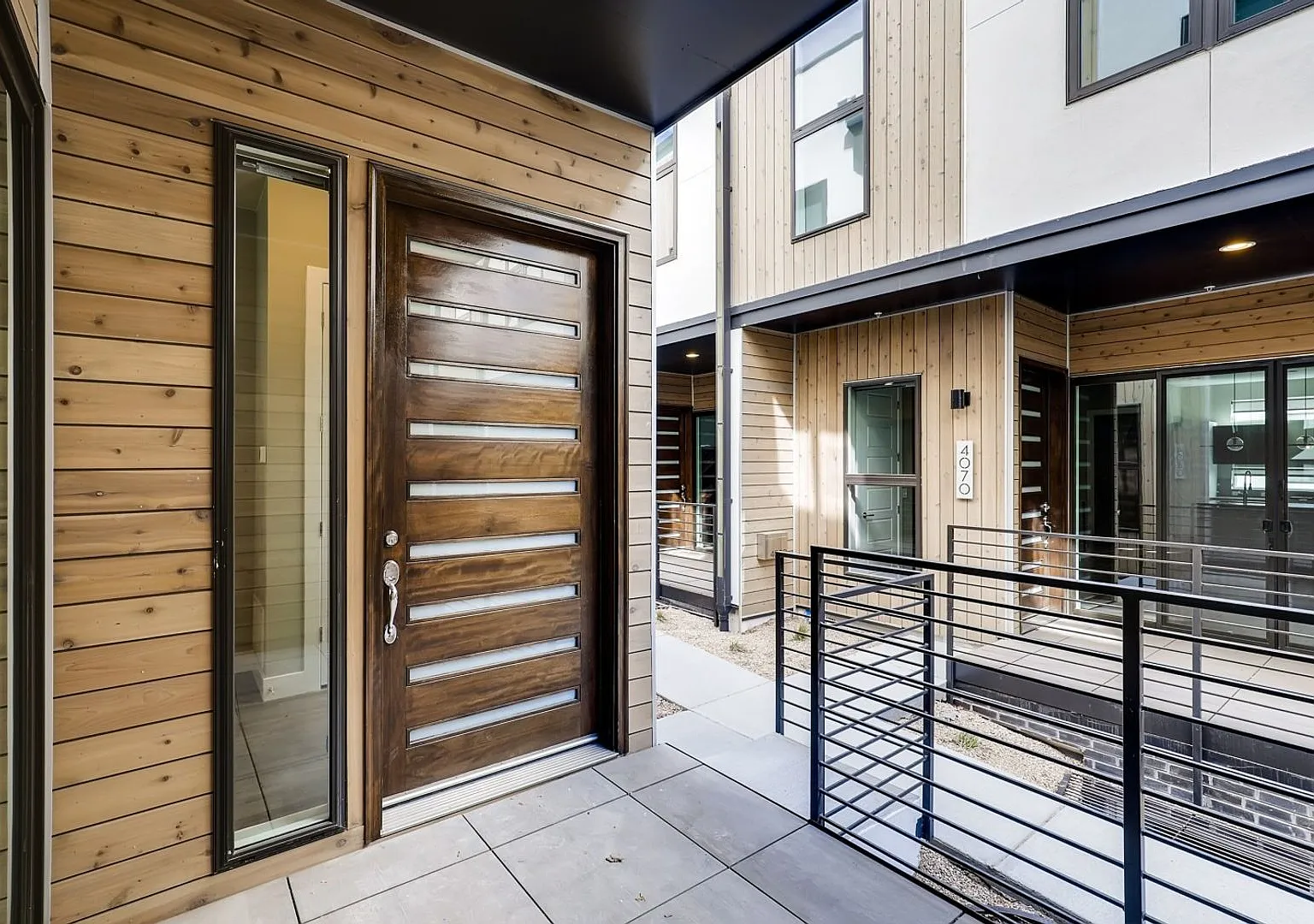 Modern 2 Bed + Office Townhome — Photo 2