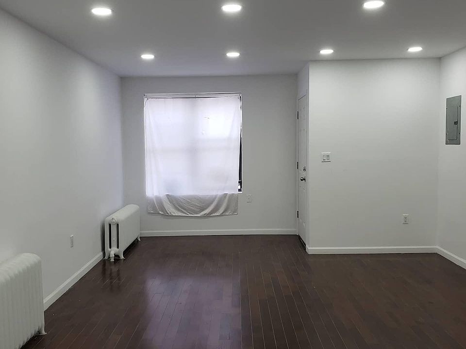 1st image of 3127 Seymour Ave #1