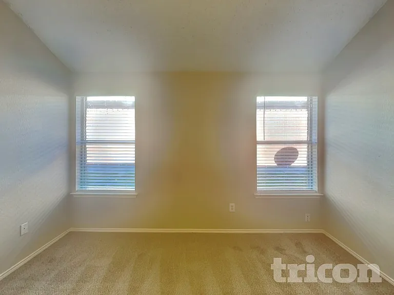 2520 Ensenada Ln — Photo 9
