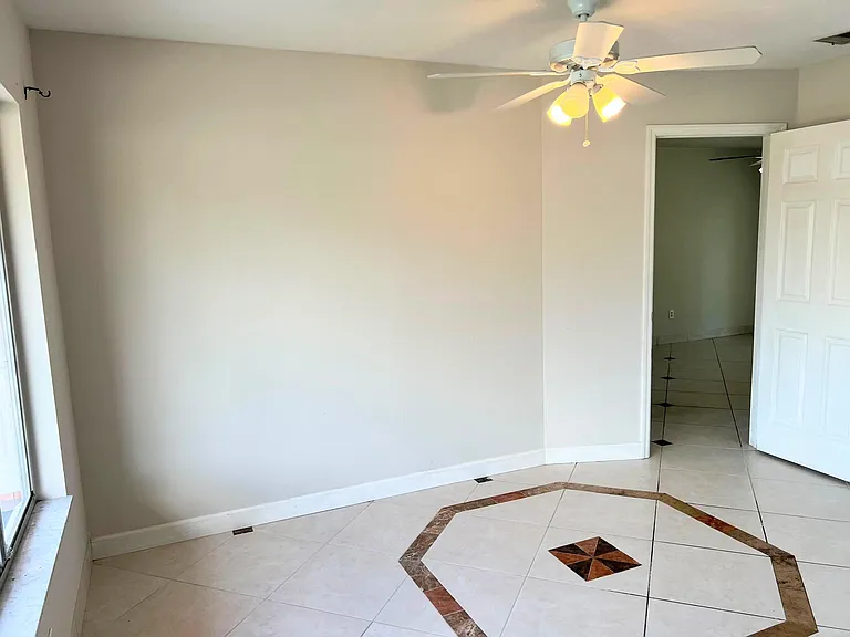 311 SW Homeland Rd — Photo 21
