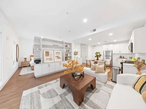 709 E Walnut St #222, Pasadena, CA 91101