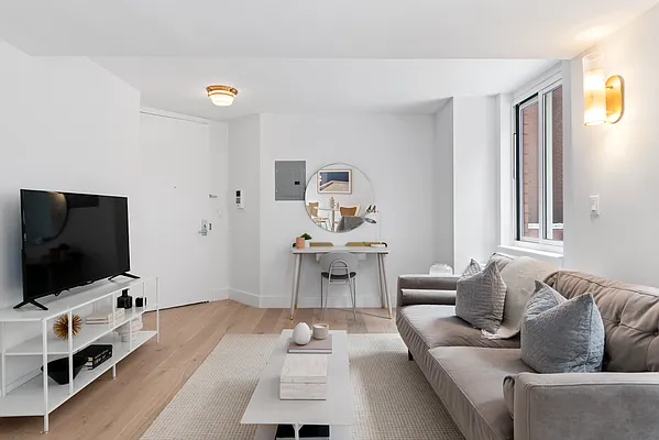 Sold by Douglas Elliman | media 18