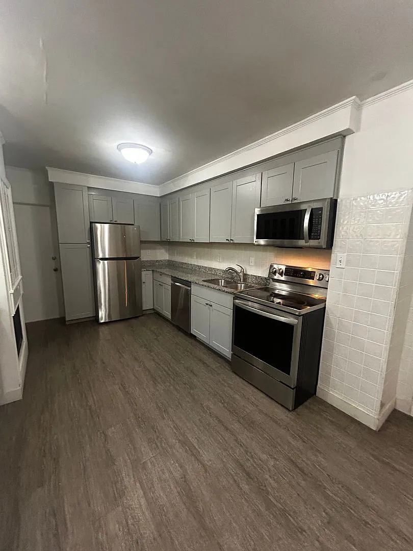 4729 McCulloch St — Photo 1