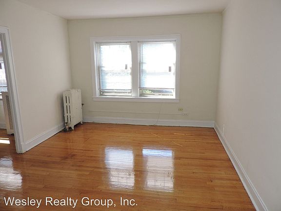 2nd image of 2527 Eastwood Ave APT 5C