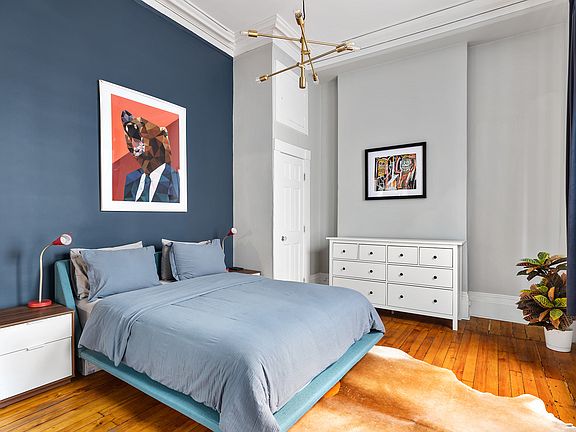 5th image of 23 Washington Sq N APT 2R