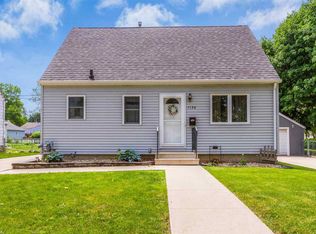 1136 E Mitchell Ave, Waterloo, IA 50702