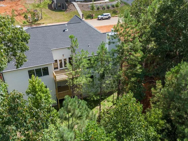 400 Ansley Dr — Photo 35