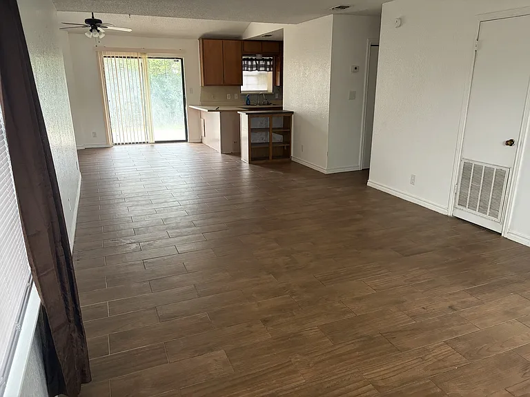 3271 Beevers Cir — Photo 2