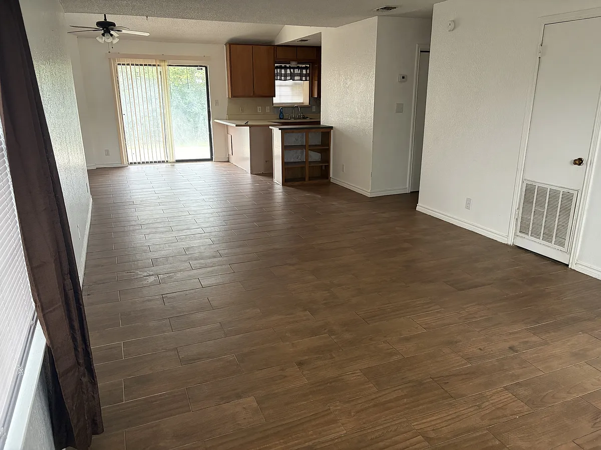 Building Photo - 3271 Beevers Cir