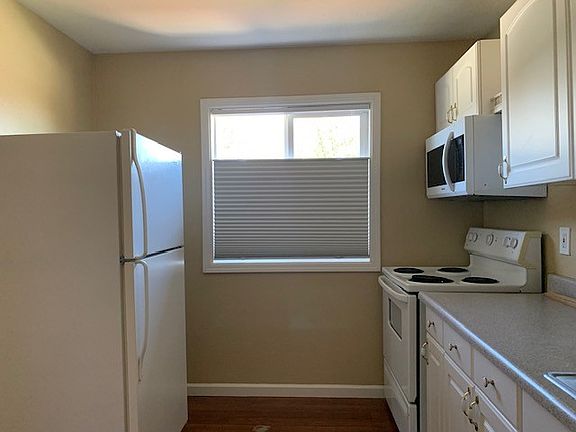 3rd image of 96 Bella Vista Ave #B