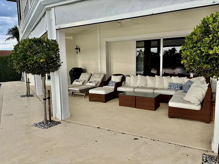 1627 Barbados Ct — Photo 17