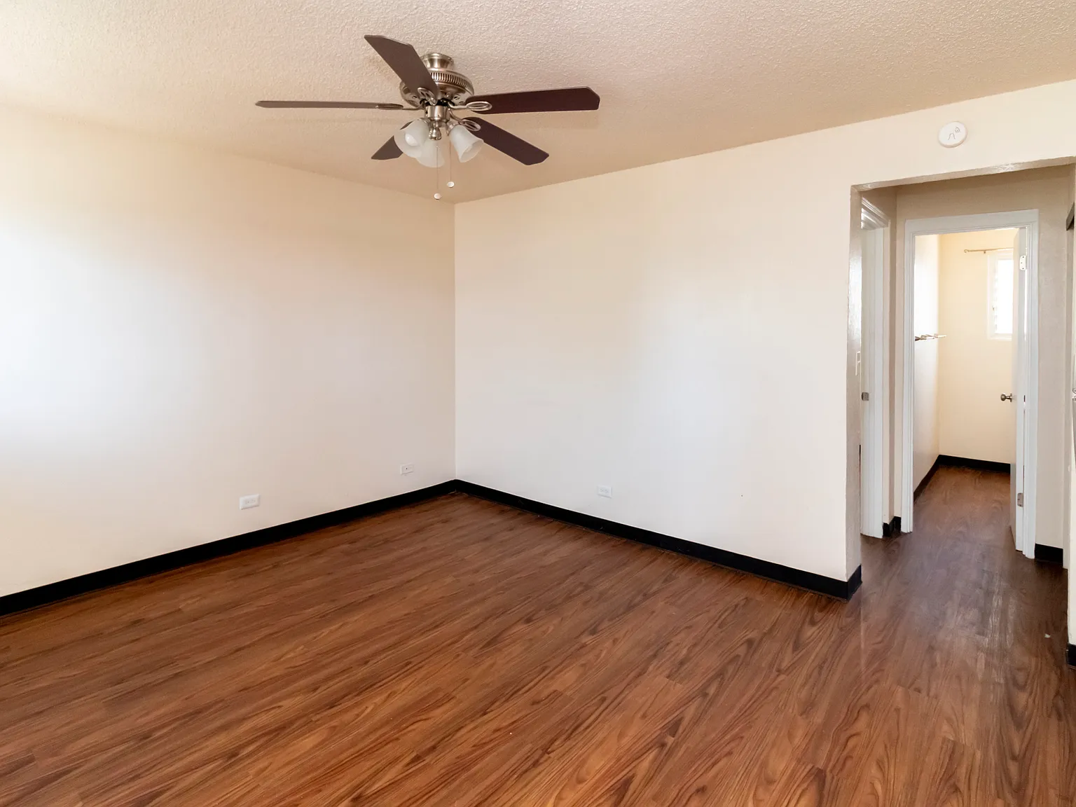 1 bed, 400 sqft, $1,650 — Photo 3