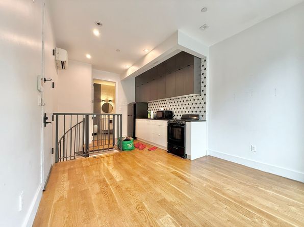 879 Park Ave #1A