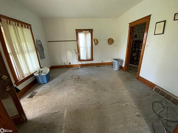5th image of 2768 194th St