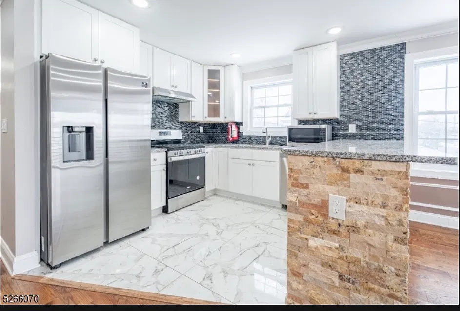 3 bed, $2,600 — Photo 2