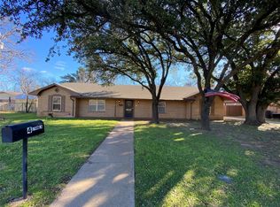 4 Lynn Ln, Mineral Wells, TX 76067