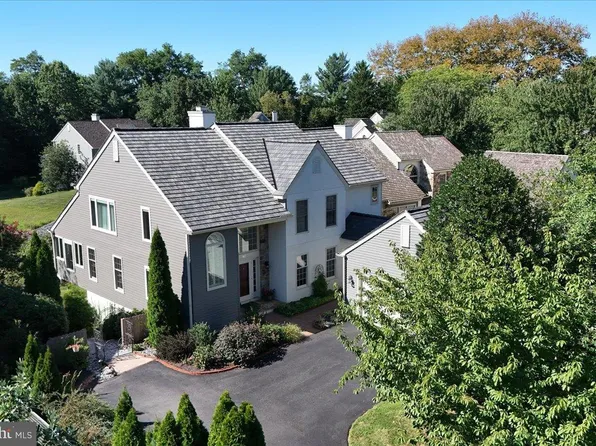 117 Ponds Ln, Wilmington, DE 19807