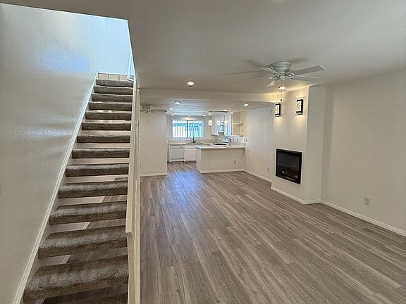 4th image of 2715 Abbot Kinney Blvd #12