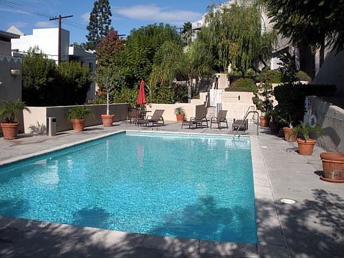 3rd image of 2222 N Beachwood Dr APT 208