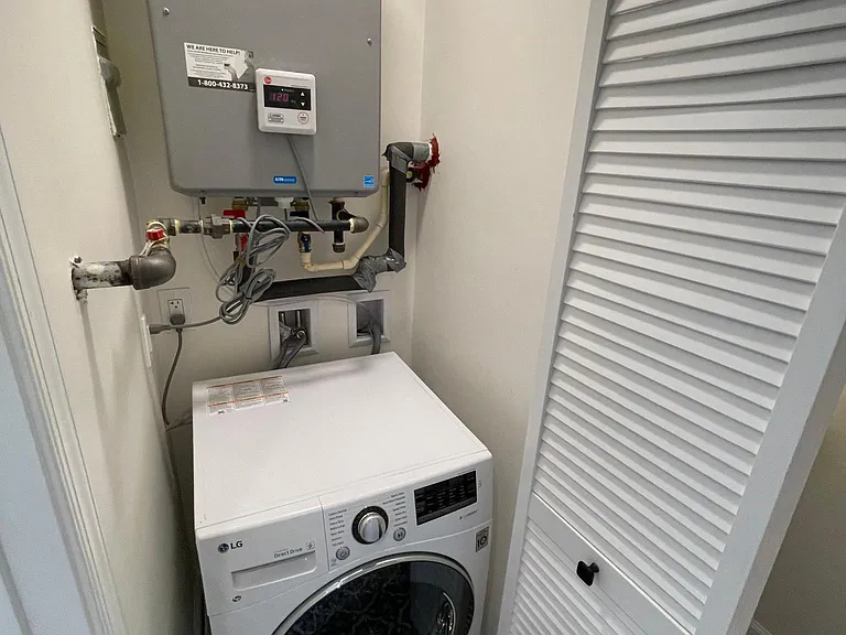 75 Florida Ave NW #4 — Photo 16