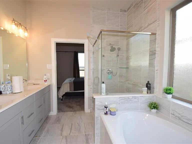 917 Crystal Bend Ln — Photo 15