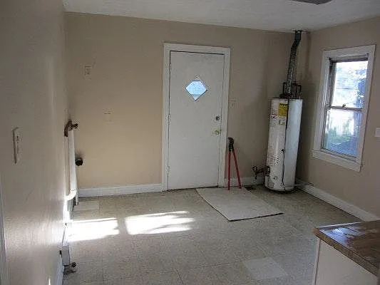 2317 Ratcliffe Ave — Photo 8