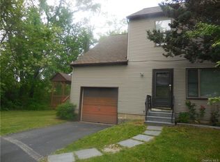 9 Jacqueline St, New Windsor, NY 12553