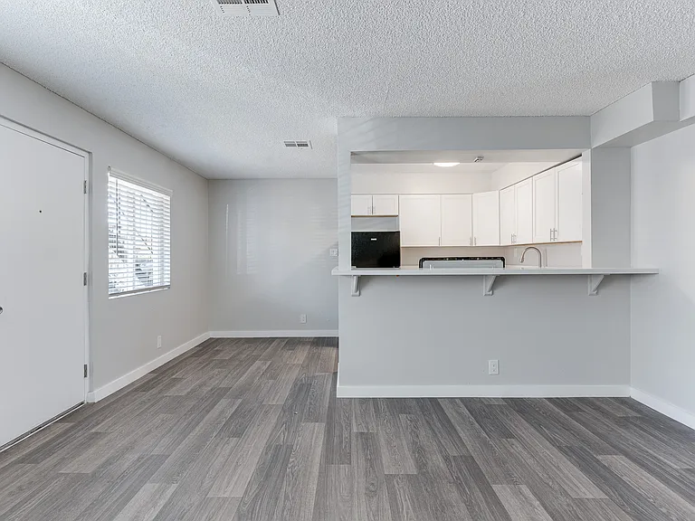 Red Rock Cove Apartments — Photo 30