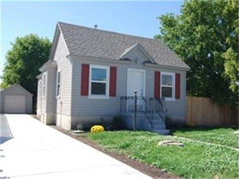 1st image of 124 E Gregson Ave