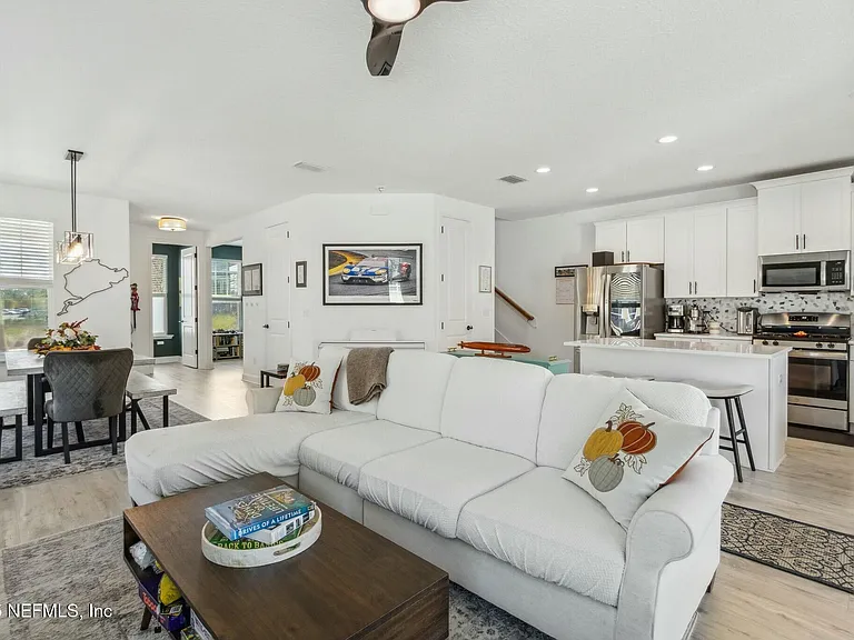 213 Daydream Ave — Photo 13